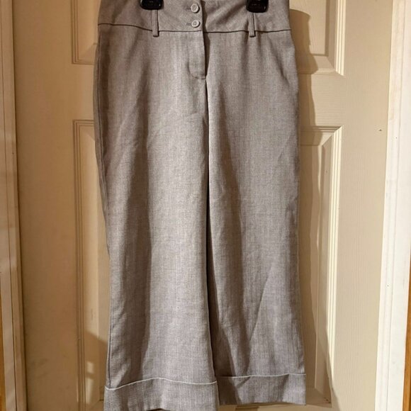 Suzy Shier Pants - Vintage Grey Cuffed Capri Pants Size 1/2 - 5/$25